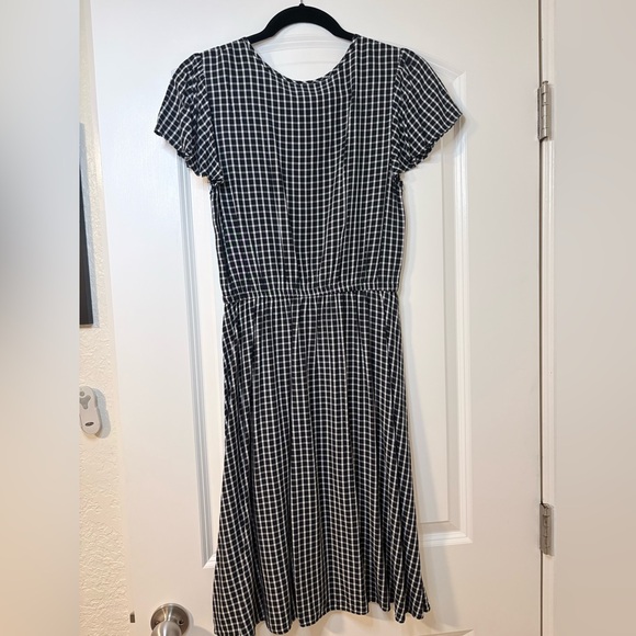 Old Navy Black and White Dress - Picture 2 of 4
